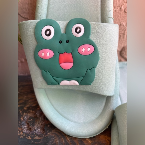 NWT frog Flip flop little Kids Size 1.5(8’inch) anti-slip confortable Beach. - Picture 14 of 17